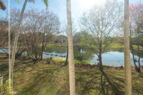 Condo in Pembroke Pines, Florida, 2 bedrooms  № 2041324 - photo 21