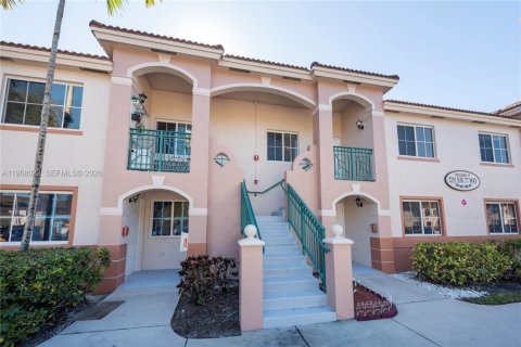 Condo in Pembroke Pines, Florida, 2 bedrooms  № 2041324 - photo 3