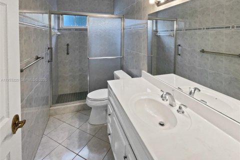 House in Miami, Florida 3 bedrooms, 184.13 sq.m. № 2009913 - photo 18