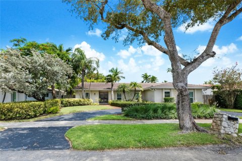 House in Miami, Florida 5 bedrooms, 257.06 sq.m. № 1892347 - photo 21