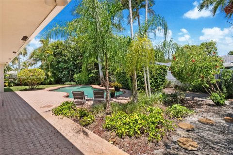 House in Miami, Florida 5 bedrooms, 257.06 sq.m. № 1892347 - photo 24