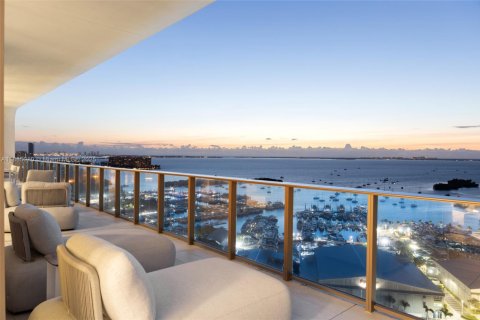 Купить кондоминиум в Майами, Флорида 5 спален, 614.18м2, № 1942176 - фото 1