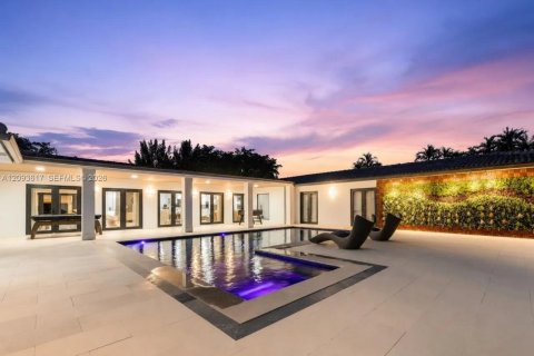 Casa en venta en Southwest Ranches, Florida, 5 dormitorios, 385.17 m2 № 2382139 - foto 23