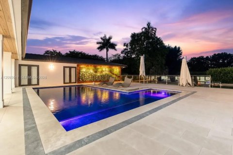 Casa en venta en Southwest Ranches, Florida, 5 dormitorios, 385.17 m2 № 2382139 - foto 25