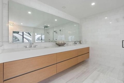 Casa en venta en Southwest Ranches, Florida, 5 dormitorios, 385.17 m2 № 2382139 - foto 17