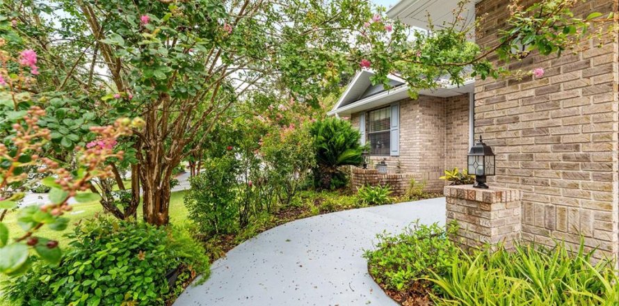 House in Alachua, Florida 2 bedrooms, 163.32 sq.m. № 1815760