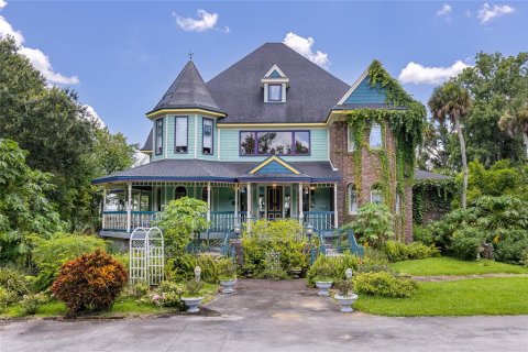 Casa en venta en Haines City, Florida, 5 dormitorios, 749.07 m2 № 1843504 - foto 1