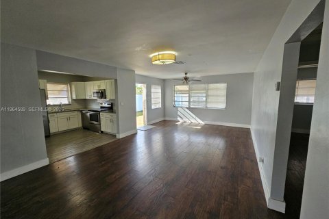 Villa ou maison à Hollywood, Floride 2 chambres, 106.84 m2 № 2025959