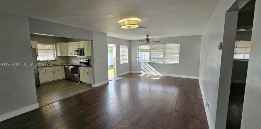 Villa ou maison à Hollywood, Floride 2 chambres, 106.84 m2 № 2025959