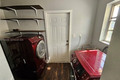 Villa ou maison à louer à Hollywood, Floride: 2 chambres, 106.84 m2 № 2025959 - photo 7