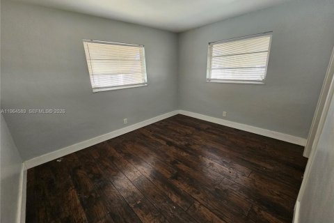 Villa ou maison à louer à Hollywood, Floride: 2 chambres, 106.84 m2 № 2025959 - photo 6