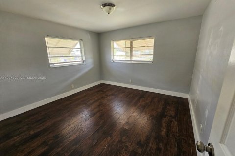 Villa ou maison à louer à Hollywood, Floride: 2 chambres, 106.84 m2 № 2025959 - photo 8