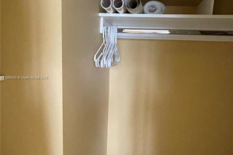 Снять в аренду кондоминиум в Уэст-Палм-Бич, Флорида 2 спальни, 101.82м2, № 1892941 - фото 20