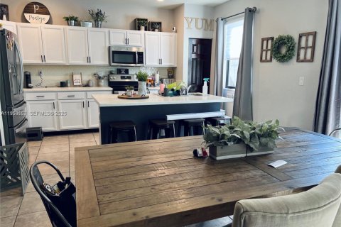 Adosado en alquiler en Homestead, Florida, 3 dormitorios, 169.92 m2 № 2018164 - foto 6