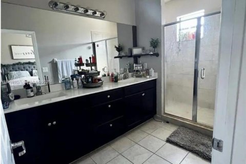 Adosado en alquiler en Homestead, Florida, 3 dormitorios, 169.92 m2 № 2018164 - foto 9