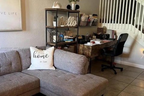 Adosado en alquiler en Homestead, Florida, 3 dormitorios, 169.92 m2 № 2018164 - foto 3