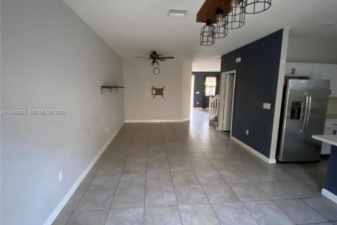 Adosado en alquiler en Homestead, Florida, 3 dormitorios, 169.92 m2 № 2018164 - foto 5