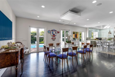 Villa ou maison à vendre à Pinecrest, Floride: 7 chambres, 522.11 m2 № 1980775 - photo 8