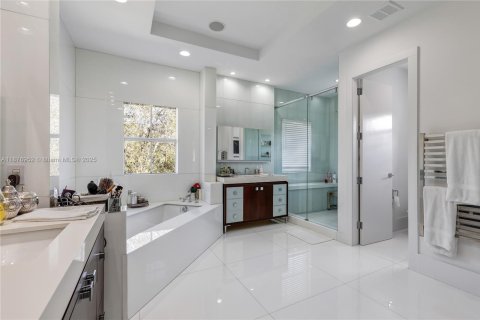 Villa ou maison à vendre à Pinecrest, Floride: 7 chambres, 522.11 m2 № 1980775 - photo 23