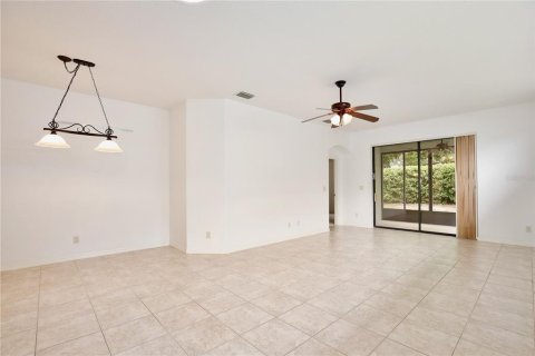 Casa en venta en Leesburg, Florida, 3 dormitorios, 148.74 m2 № 2098010 - foto 13