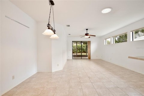 Casa en venta en Leesburg, Florida, 3 dormitorios, 148.74 m2 № 2098010 - foto 10