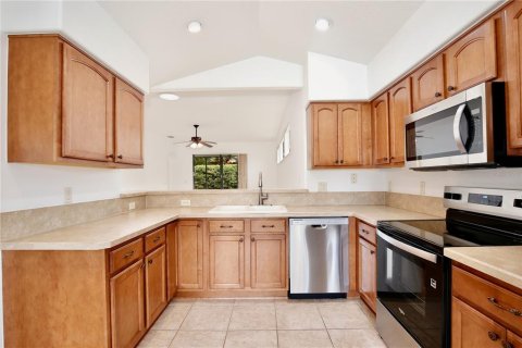 Casa en venta en Leesburg, Florida, 3 dormitorios, 148.74 m2 № 2098010 - foto 5