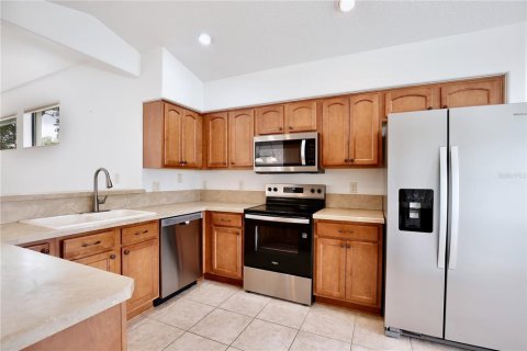 Casa en venta en Leesburg, Florida, 3 dormitorios, 148.74 m2 № 2098010 - foto 4