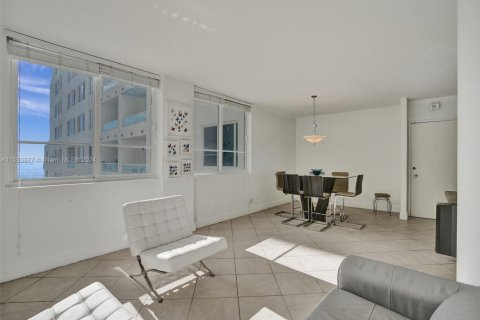 Copropriété à vendre à Miami Beach, Floride: 2 chambres, 89.56 m2 № 2023175 - photo 3