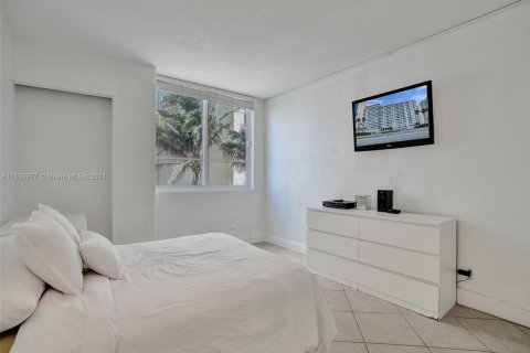 Copropriété à vendre à Miami Beach, Floride: 2 chambres, 89.56 m2 № 2023175 - photo 21