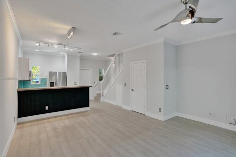 Touwnhouse à louer à Fort Lauderdale, Floride: 2 chambres, 113.71 m2 № 2071337 - photo 9