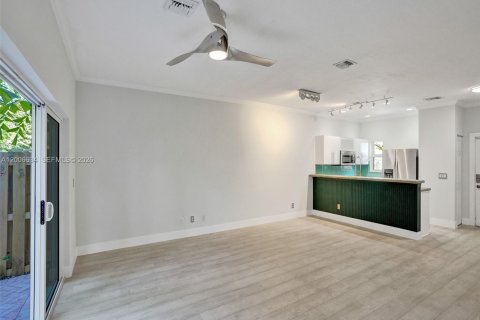 Touwnhouse à louer à Fort Lauderdale, Floride: 2 chambres, 113.71 m2 № 2071337 - photo 7