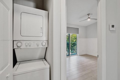 Touwnhouse à louer à Fort Lauderdale, Floride: 2 chambres, 113.71 m2 № 2071337 - photo 12