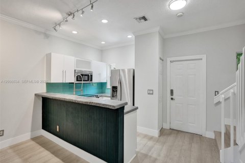 Touwnhouse à louer à Fort Lauderdale, Floride: 2 chambres, 113.71 m2 № 2071337 - photo 10