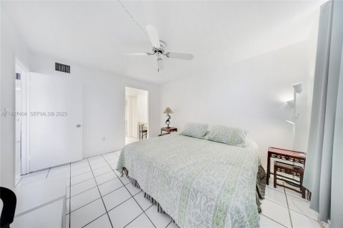 Condominio en venta en Miami Beach, Florida, 1 dormitorio, 60.76 m2 № 2076881 - foto 10