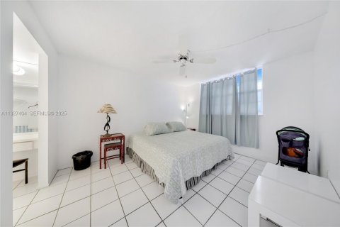 Condominio en venta en Miami Beach, Florida, 1 dormitorio, 60.76 m2 № 2076881 - foto 9