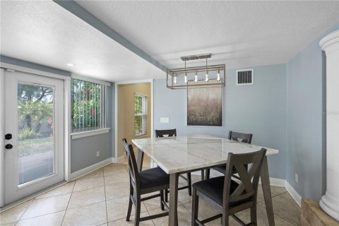 House in Tampa, Florida 4 bedrooms, 256.41 sq.m. № 1747055 - photo 21