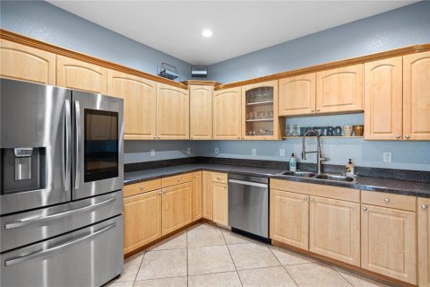 House in Tampa, Florida 4 bedrooms, 256.41 sq.m. № 1747055 - photo 14