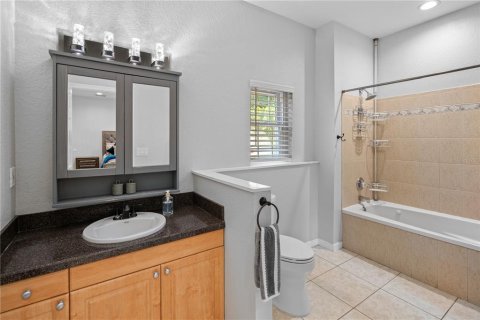 House in Tampa, Florida 4 bedrooms, 256.41 sq.m. № 1747055 - photo 29
