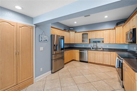 House in Tampa, Florida 4 bedrooms, 256.41 sq.m. № 1747055 - photo 15