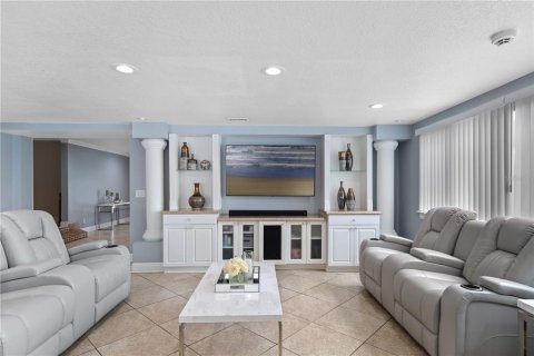 House in Tampa, Florida 4 bedrooms, 256.41 sq.m. № 1747055 - photo 10