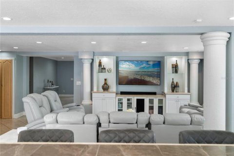 House in Tampa, Florida 4 bedrooms, 256.41 sq.m. № 1747055 - photo 18