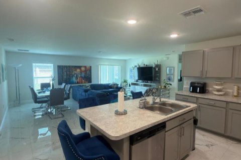 House in Port St. Lucie, Florida 4 bedrooms, 195.56 sq.m. № 2083411 - photo 10
