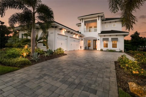 Villa ou maison à vendre à Lakewood Ranch, Floride: 5 chambres, 343.92 m2 № 2430765 - photo 2