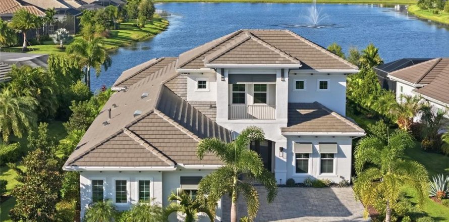 Villa ou maison à Lakewood Ranch, Floride 5 chambres, 343.92 m2 № 2430765