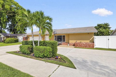 Villa ou maison à vendre à Deerfield Beach, Floride: 3 chambres, 173.26 m2 № 2431284 - photo 5