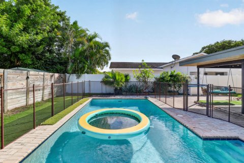 Villa ou maison à vendre à Deerfield Beach, Floride: 3 chambres, 173.26 m2 № 2431284 - photo 12