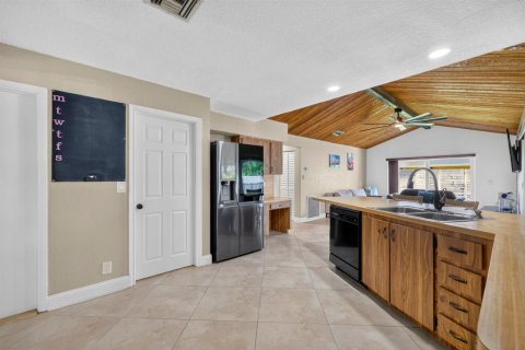 Villa ou maison à vendre à Deerfield Beach, Floride: 3 chambres, 173.26 m2 № 2431284 - photo 26