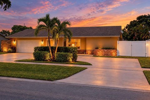 Villa ou maison à Deerfield Beach, Floride 3 chambres, 173.26 m2 № 2431284