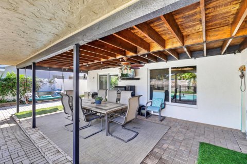 Villa ou maison à vendre à Deerfield Beach, Floride: 3 chambres, 173.26 m2 № 2431284 - photo 8