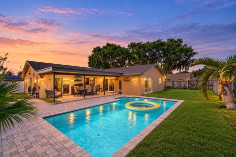 Villa ou maison à vendre à Deerfield Beach, Floride: 3 chambres, 173.26 m2 № 2431284 - photo 2